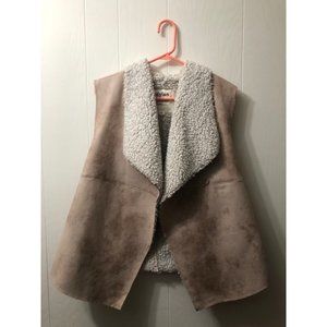 Anthropologies Dylan Los Angeles Medium Vegan Faux Suede Sharpa Vest Casual